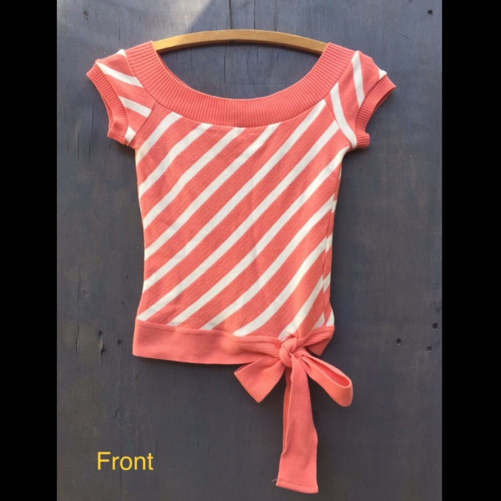 Diagonal striped top w/ bow accent